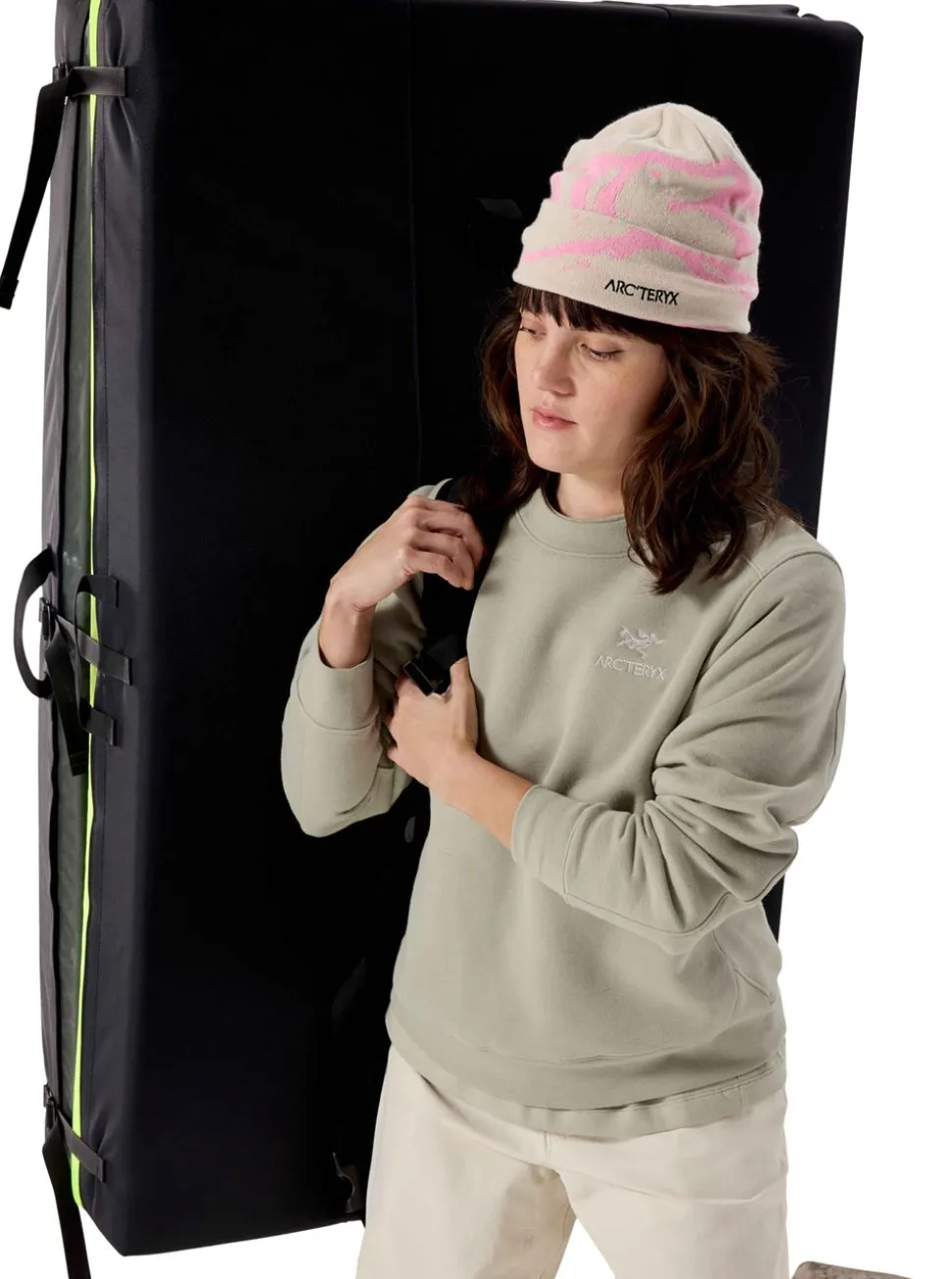 Emblem Fleece Crew Dam
