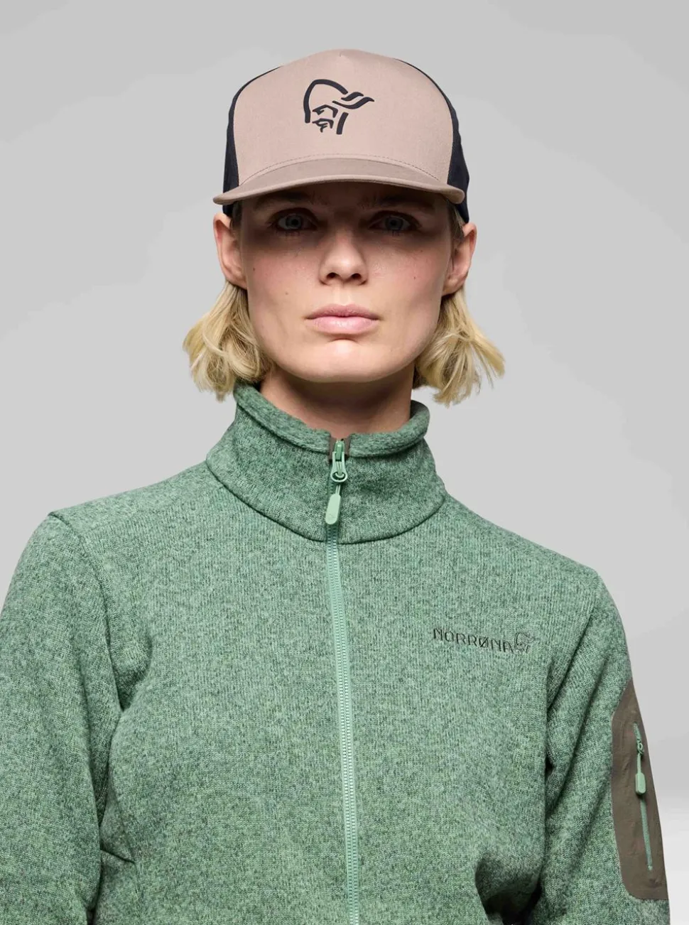 /29 Trucker tech Cap