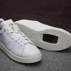 Velostan Smith